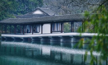 Elegant winter bridge at West Lake, Hangzhou, China.