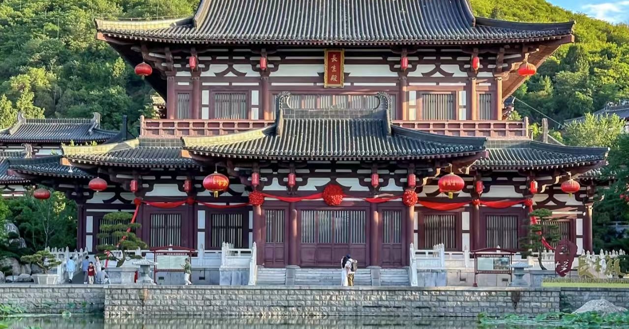 Huaqing Palace in Xi’an: A Hidden Gem Beyond the Terracotta Warriors 🌸♨️