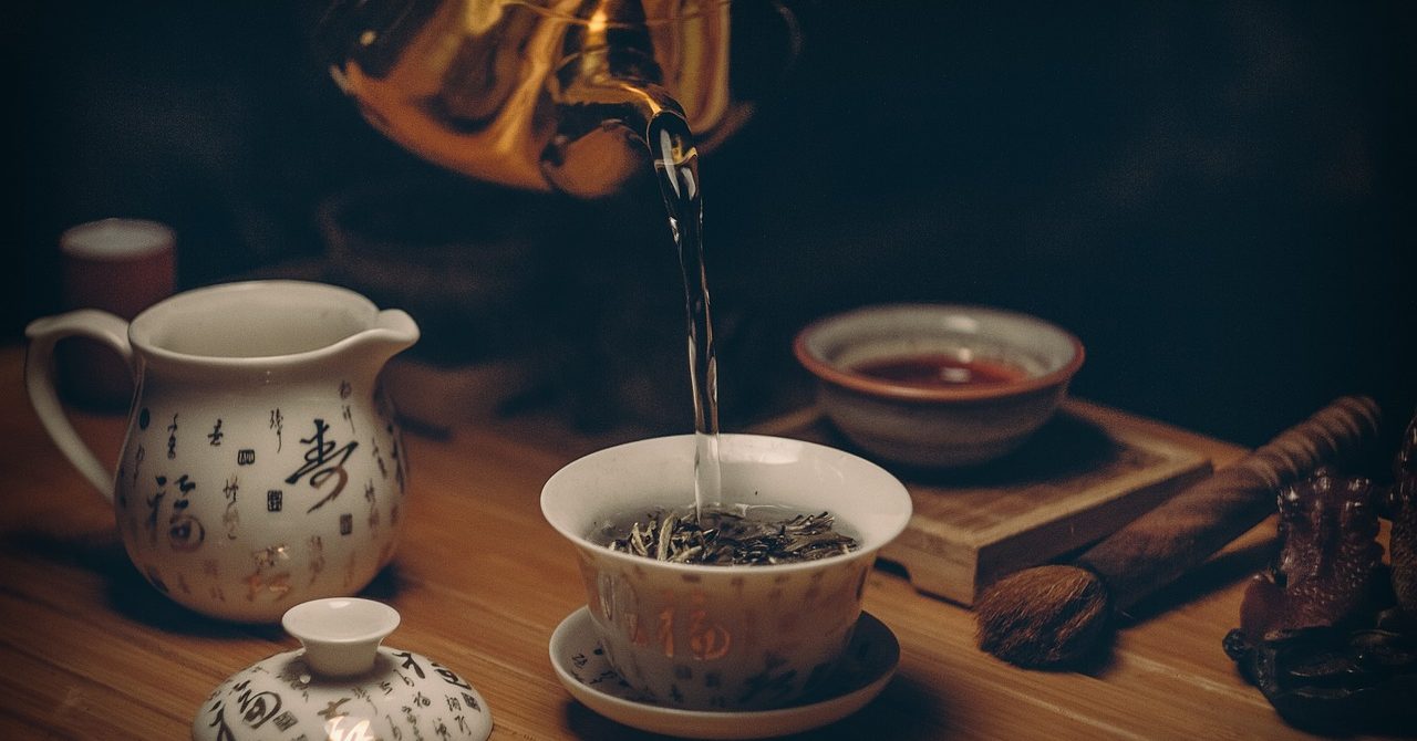Bringing Pu-erh Tea as a Souvenir from Yunnan