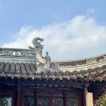 Scholar sculptures on the rooftop of Yuyuan Garden, Shanghai, China.