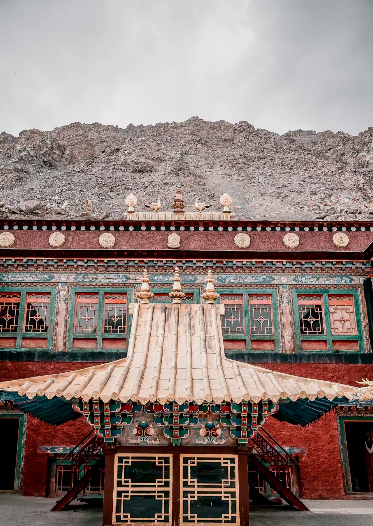 Main gate of Zhire Monastery in Tibet