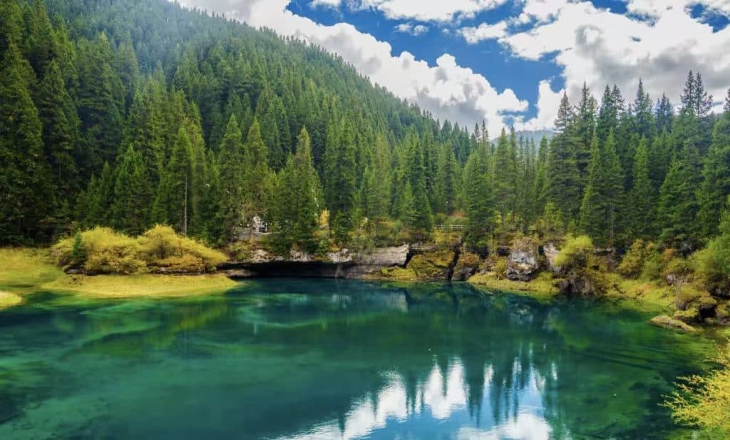 Erdao Sea scenic spot in Munigou Valley, “Little Jiuzhaigou,” Songpan, Sichuan, China